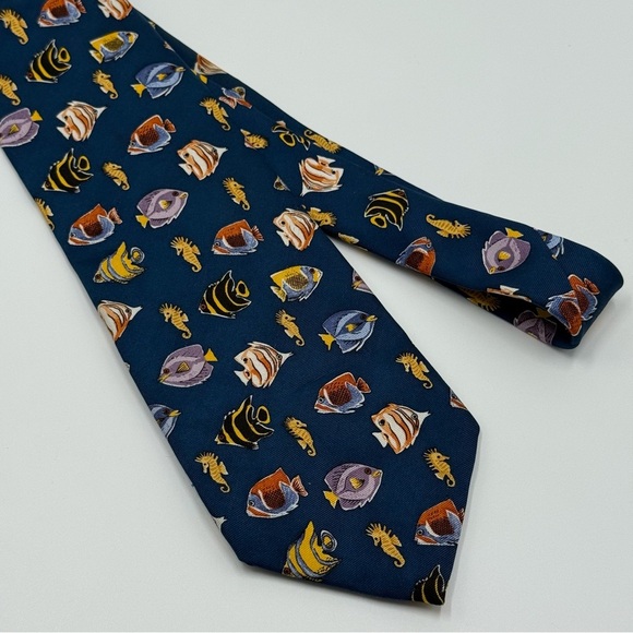 Alynn Neckwear 100% Silk Tropical Fish Patterned Tie Navy Multi Colored - Picture 7 of 7